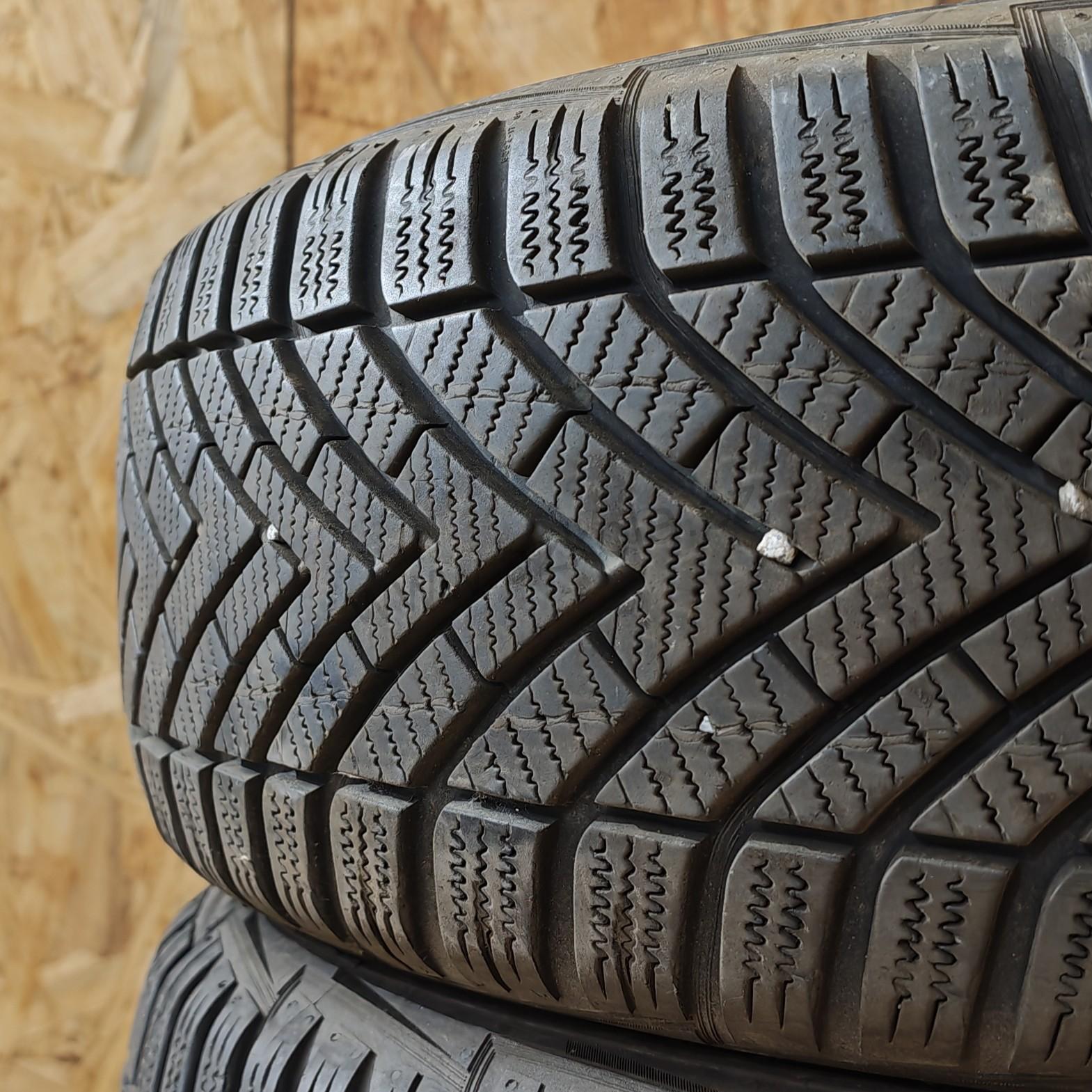 Zimní pneumatiky 195/65 R15 Vredestein č. AP933