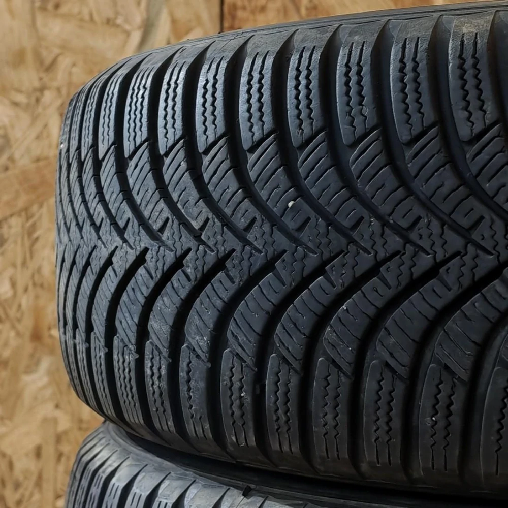 Zimní pneumatiky 195/65 R15 Hankook č. AP987