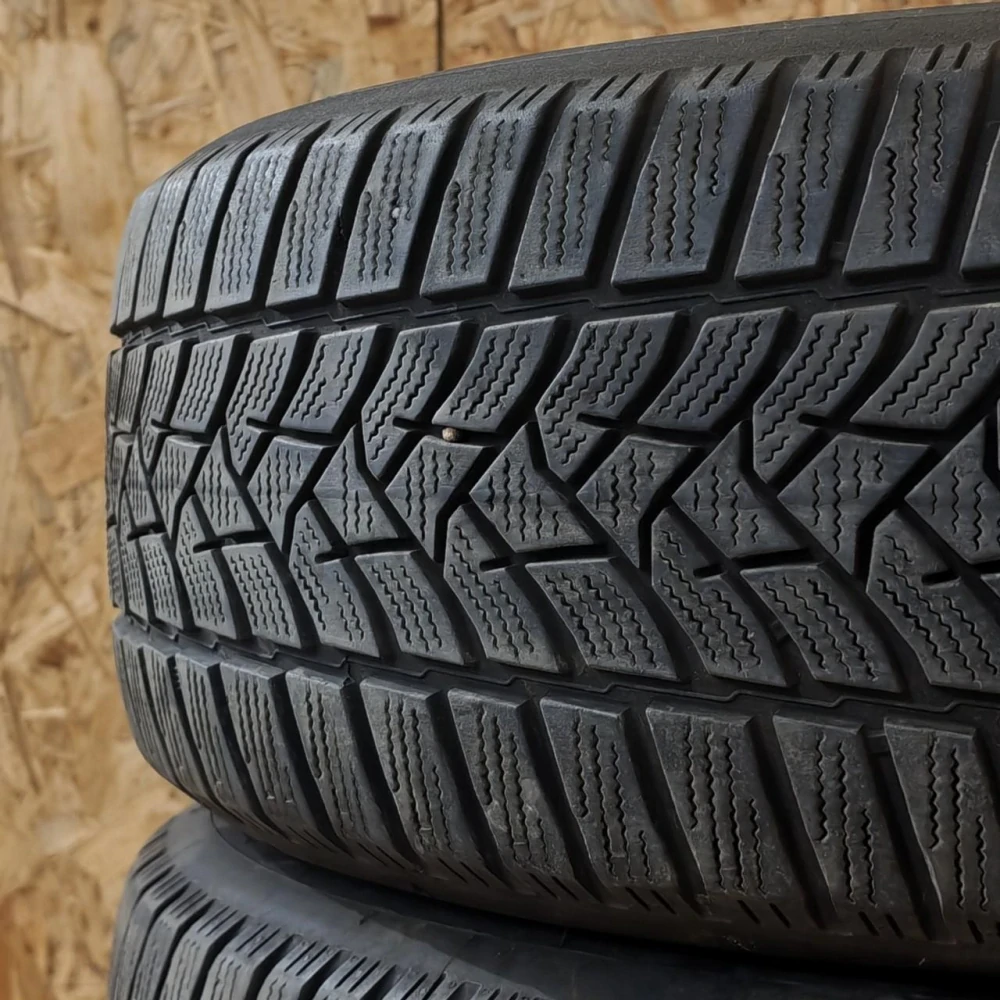 Zimní pneumatiky 215/60 R16 Dunlop č. AP1017