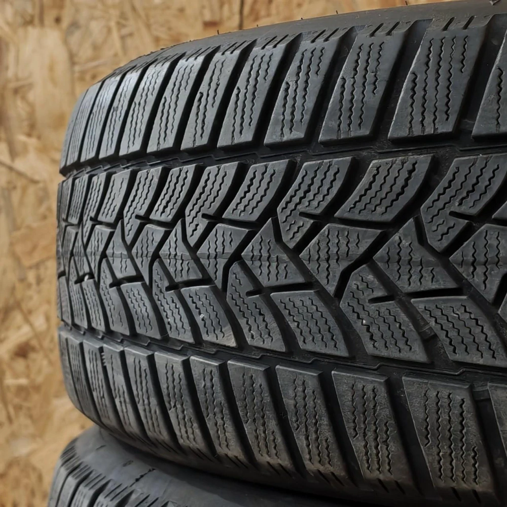 Zimní pneumatiky 215/60 R16 Dunlop č. AP998