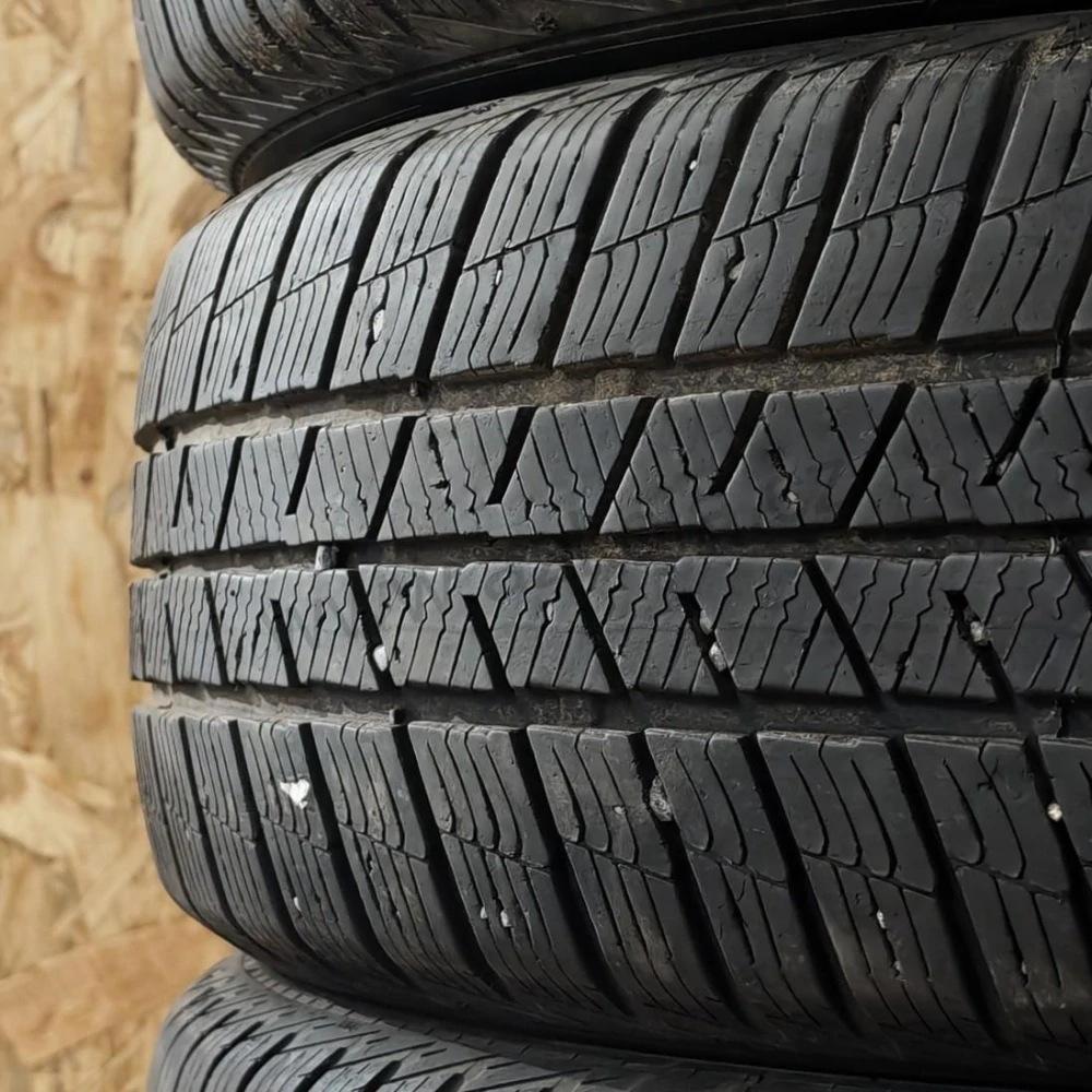 Zimní pneumatiky 205/60 R16 Barum č. AP1007