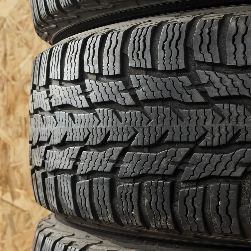 Zimní pneumatiky 215/65 R16C Nokian č. AP1016