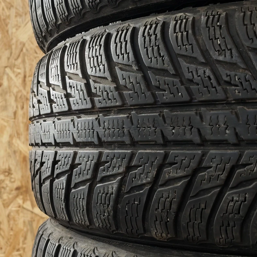 Zimní pneumatiky 225/60 R17 SUV Nokian č. AP1021