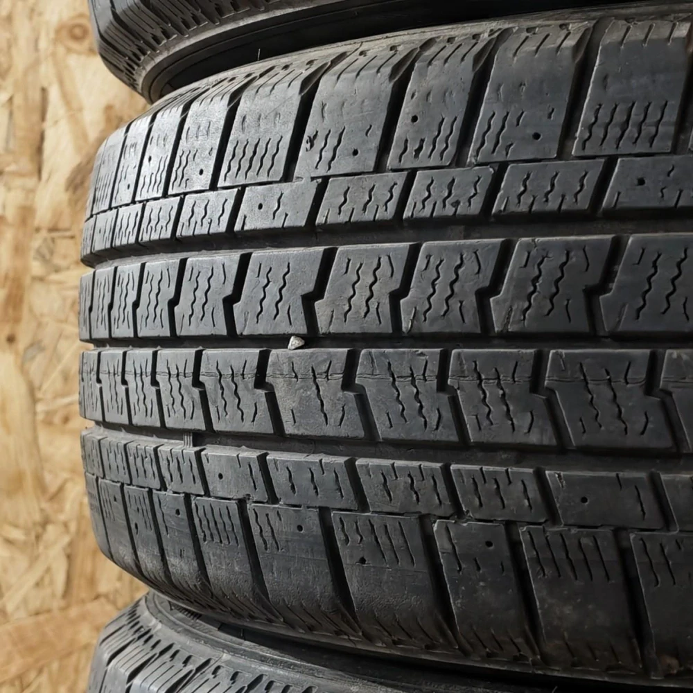 Zimní pneumatiky 215/65 R15C GoodYear č. AP1025