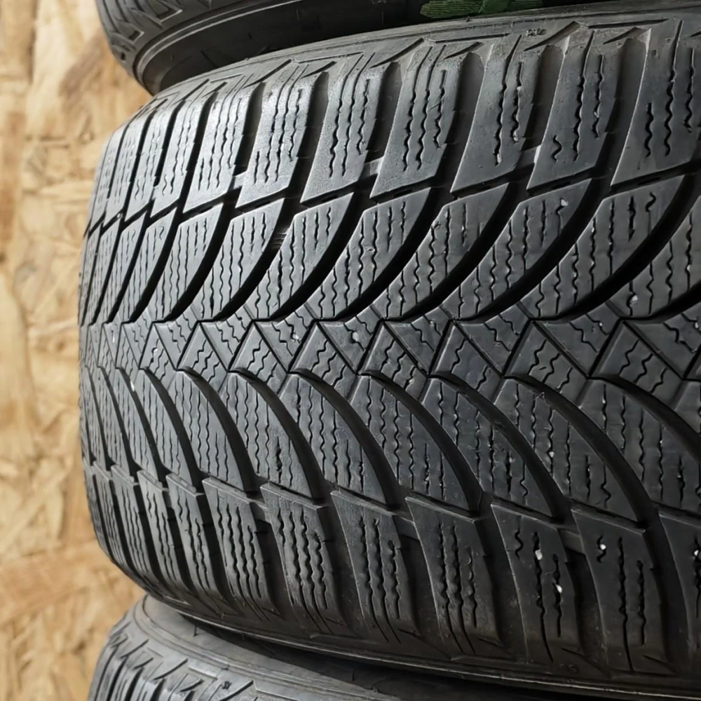 Zimní pneumatiky 205/65 R15 Nexen č. AP1038