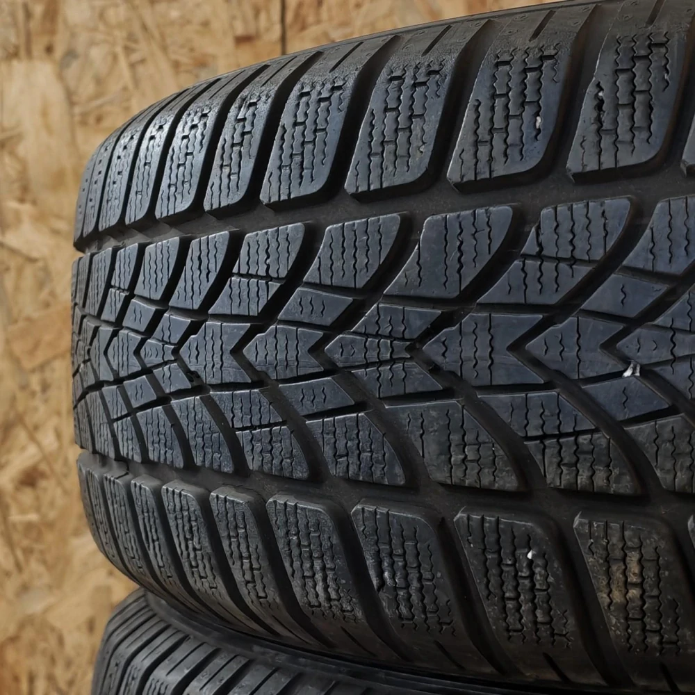 Zimní pneumatiky 205/55 R16 Dunlop č. AP1051