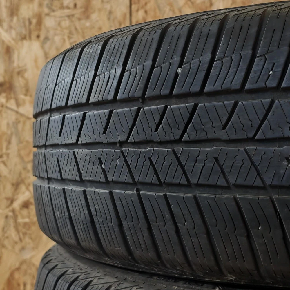 Zimní pneumatiky 215/60 R16 Barum č. AP1059