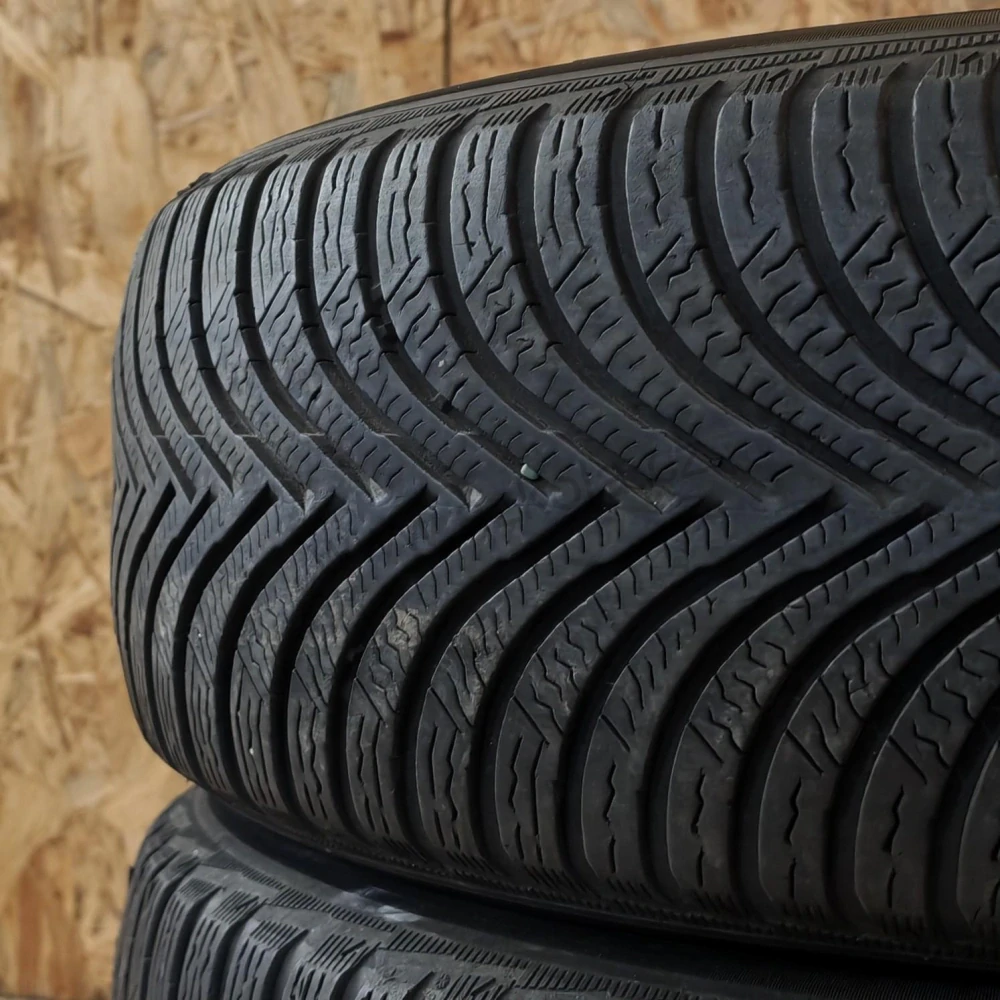 Zimní pneumatiky 205/60 R16 Michelin č. AP1069
