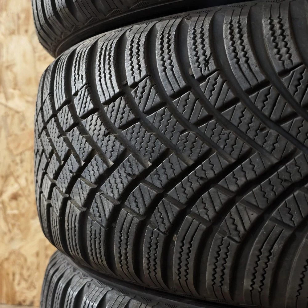 Zimní pneumatiky 205/55 R16 Hankook č. AP1089