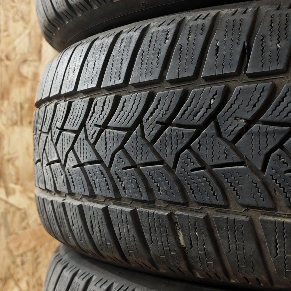 Zimní pneumatiky 205/60 R16 Dunlop č. AP1095