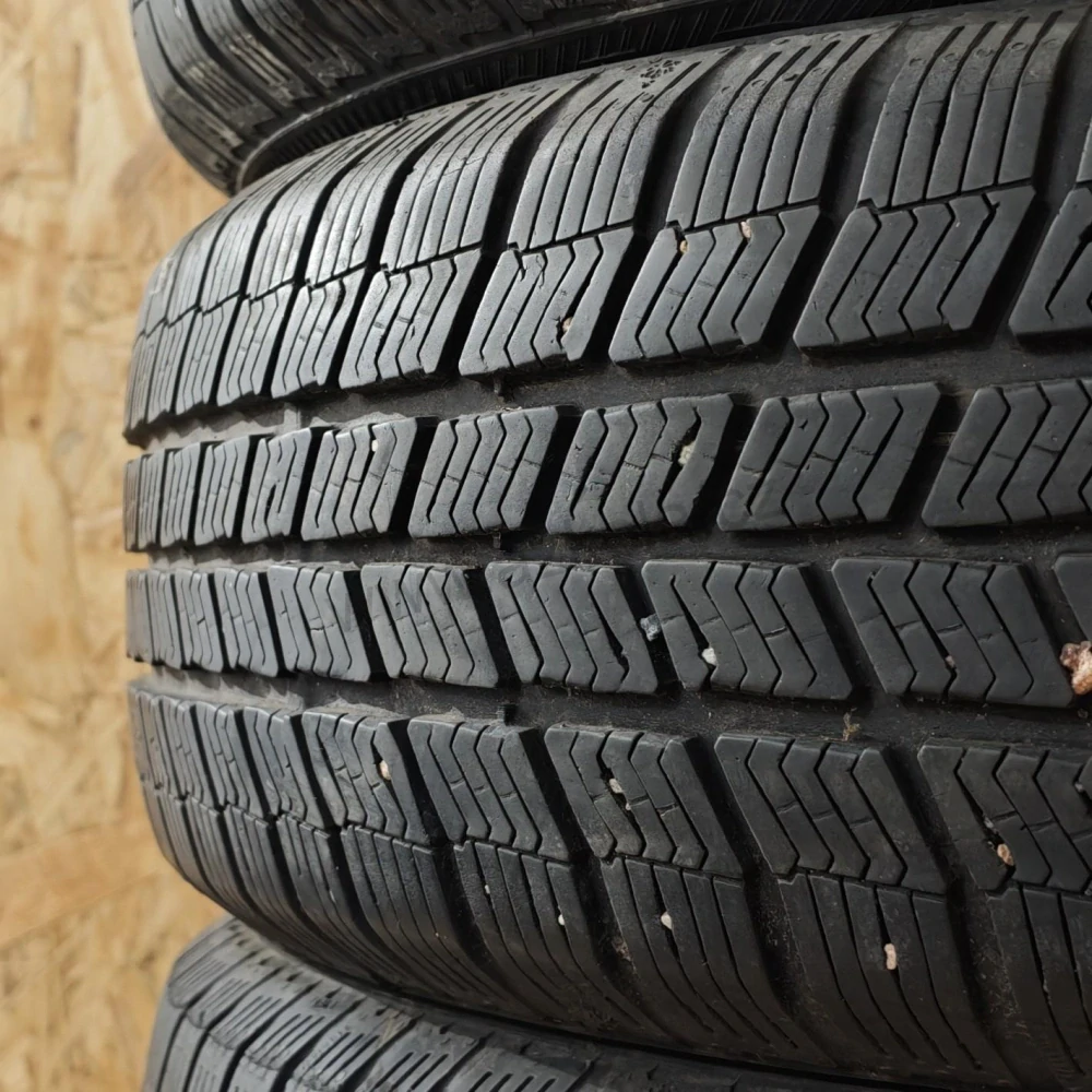 Zimní pneumatiky 195/65 R15 Barum č. AP1097