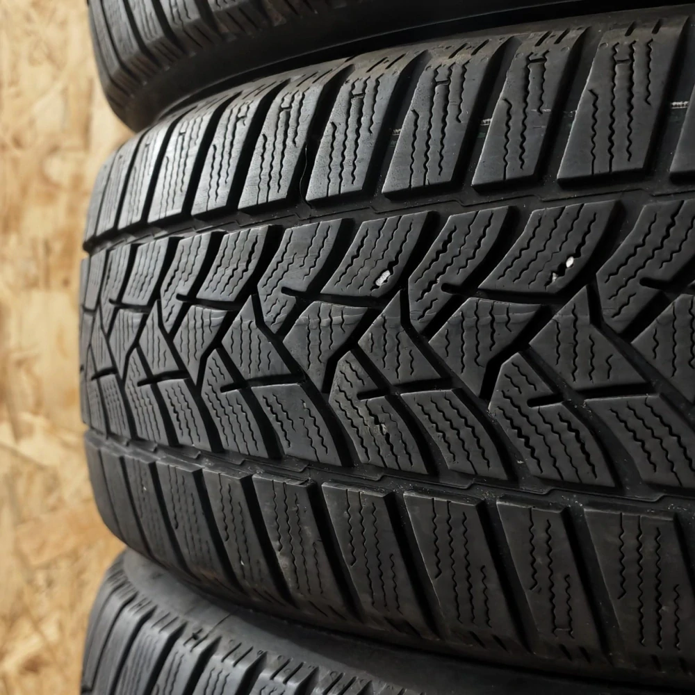 Zimní pneumatiky 205/60 R16 Dunlop č. AP1098