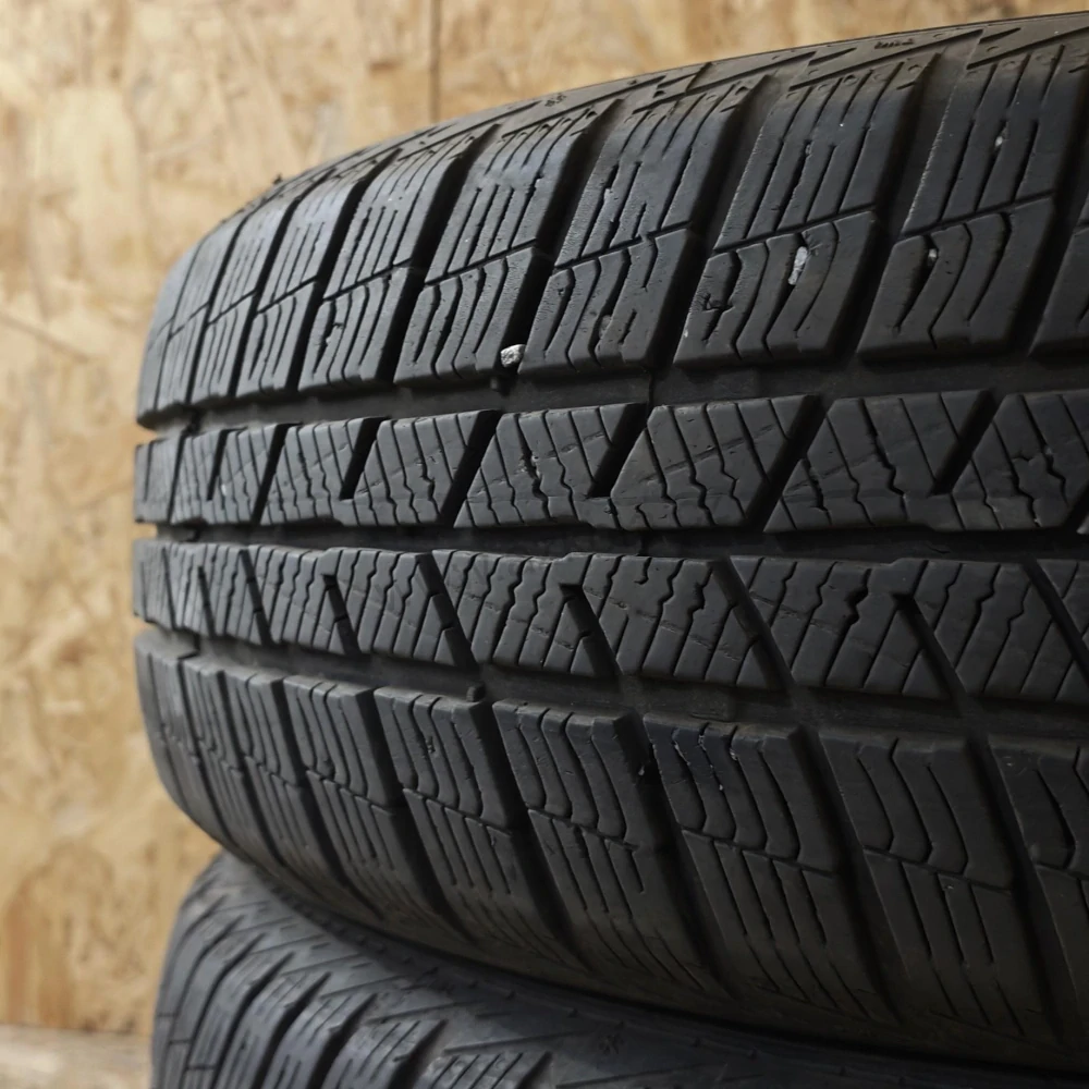 Zimní pneumatiky 195/65 R15 Barum č. AP1104