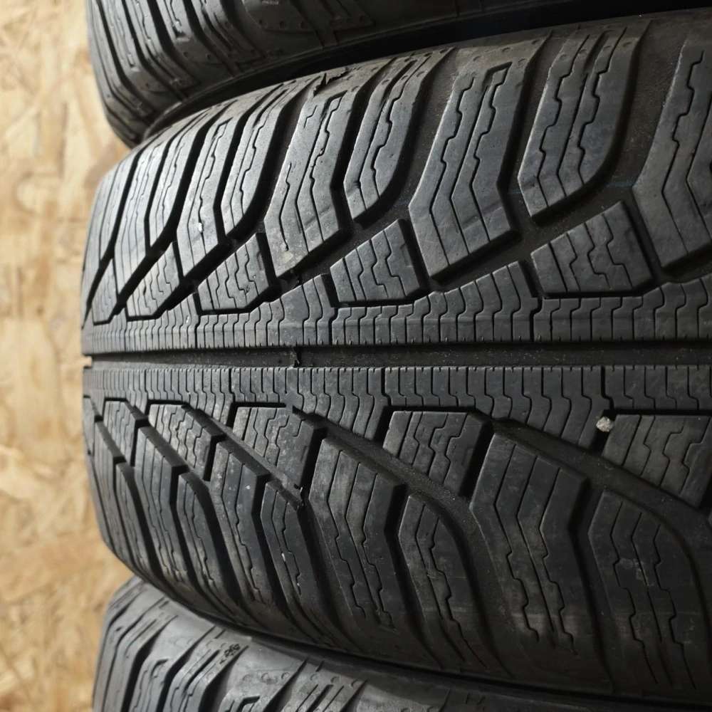 Zimní pneumatiky 205/55 R16 Uniroyal č. AP1136