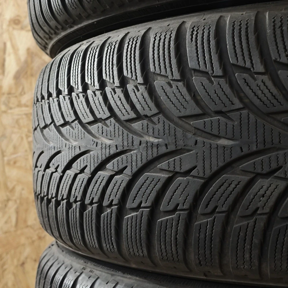 Zimní pneumatiky 205/55 R16 Nokian č. AP1138