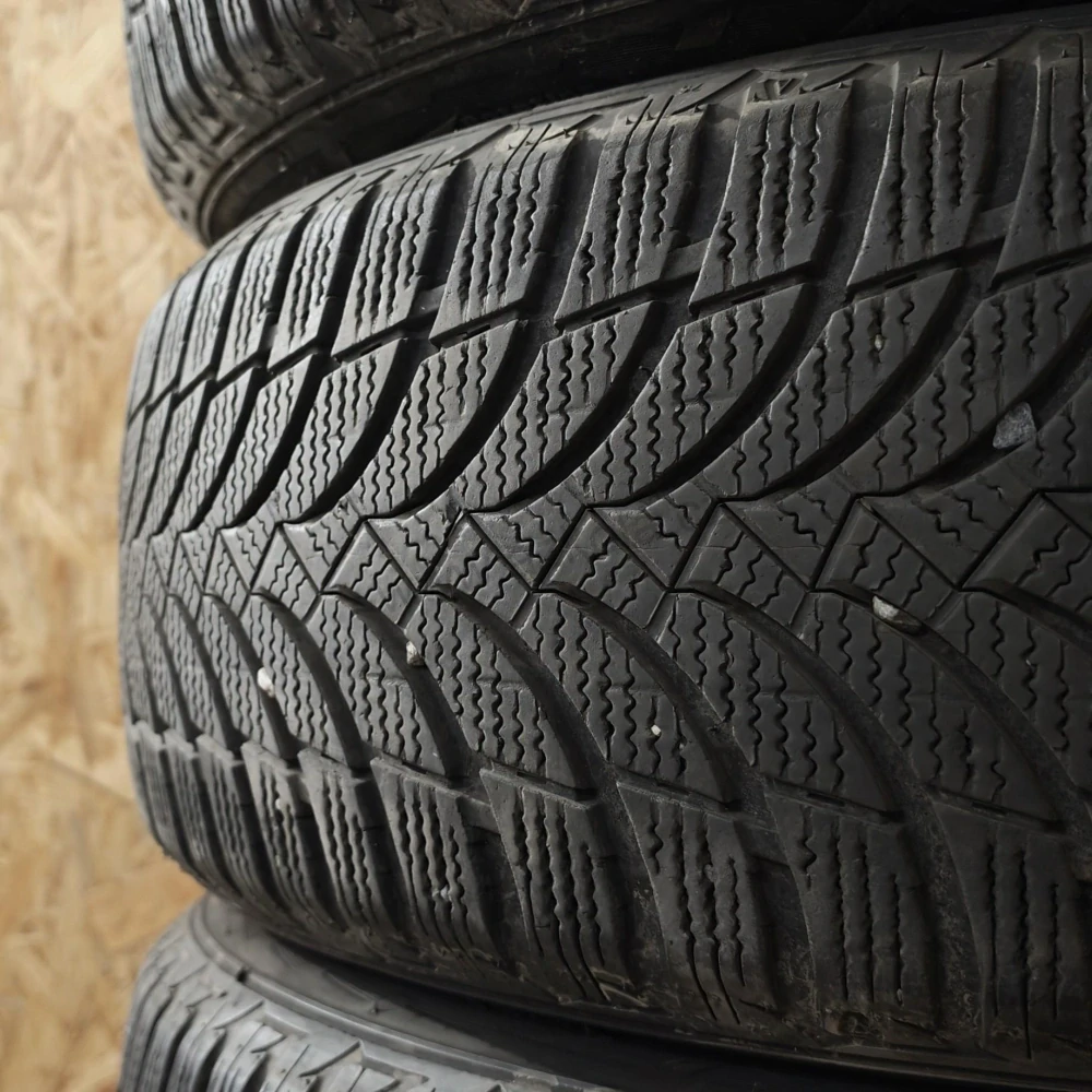 Zimní pneumatiky 215/65 R16 Nexen č. AP1139