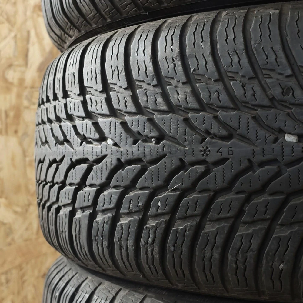 Zimní pneumatiky 205/55 R16 Nokian č. AP1142
