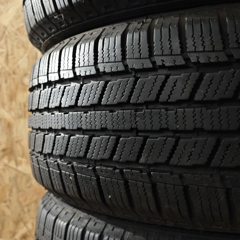 Zimní pneumatiky 215/60 R16 Tracmax č. AP1153