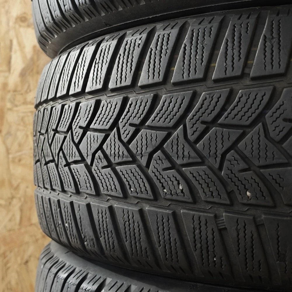 Zimní pneumatiky 205/55 R16 Dunlop č. AP1162