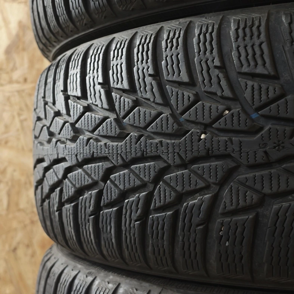 Zimní pneumatiky 195/55 R15 Nokian č. AP1175