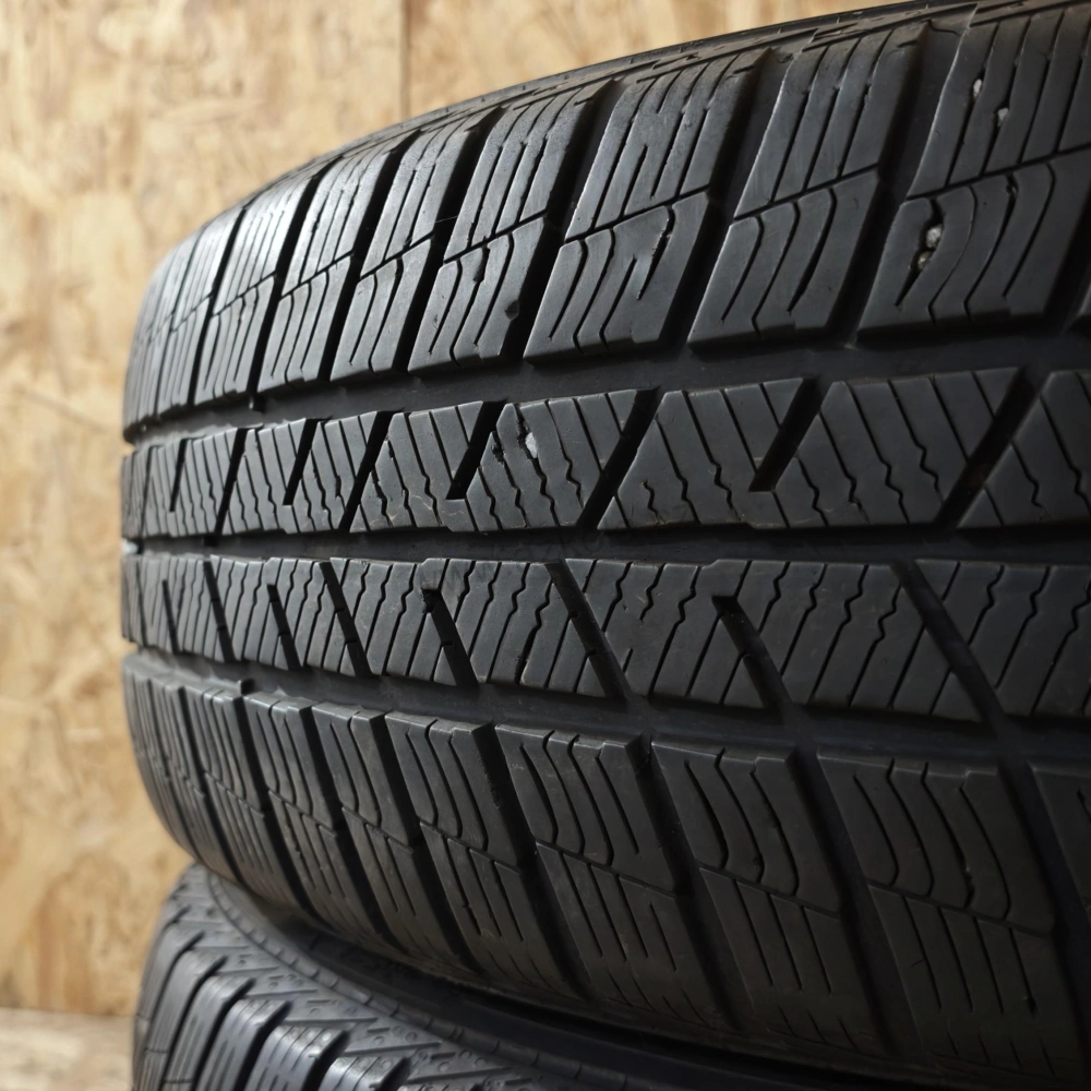 Zimní pneumatiky 205/55 R16 Barum č. AP1177