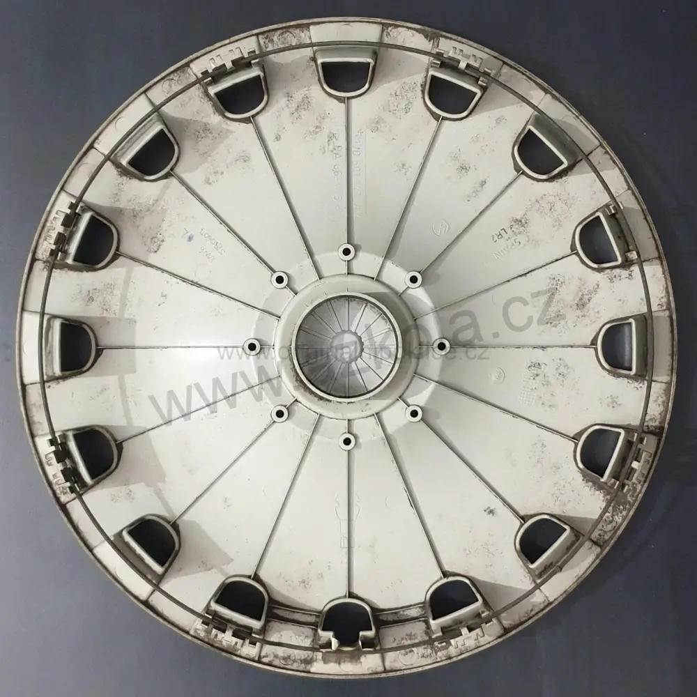 Originální poklice Volkswagen 16" Jetta, Touran (použitá)