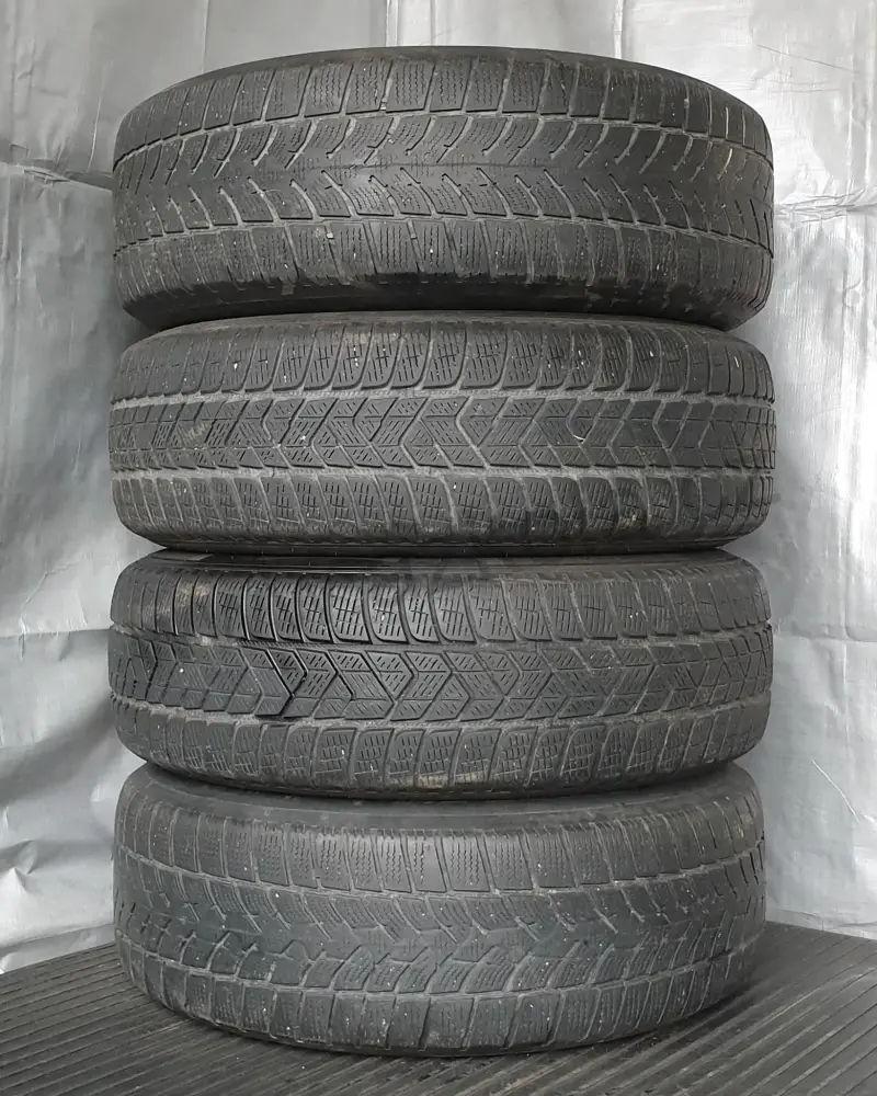Sada zimních kol Volkswagen 225/65 R17 č. AK108