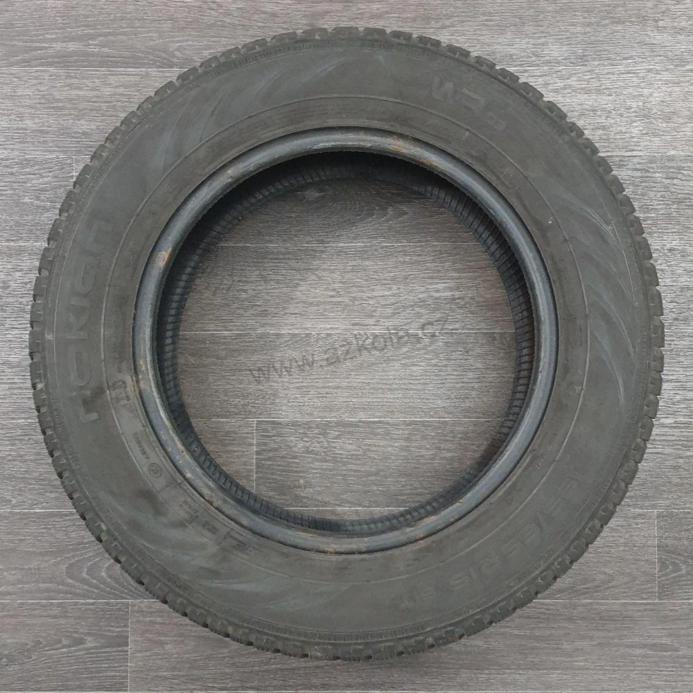 Zimní pneumatiky Nokian 195/65 R15 č. AP281
