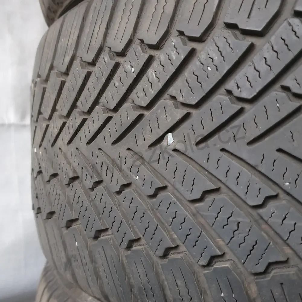 Zimní pneumatiky Nokian 225/45 R17 č. AP203