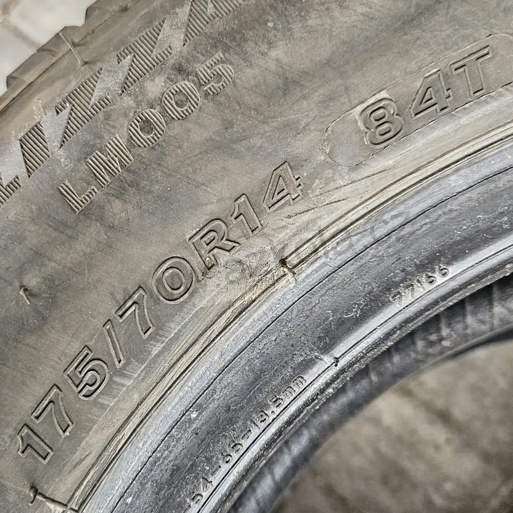 Zimní pneumatiky Bridgestone 175/70 R14 č. AP06