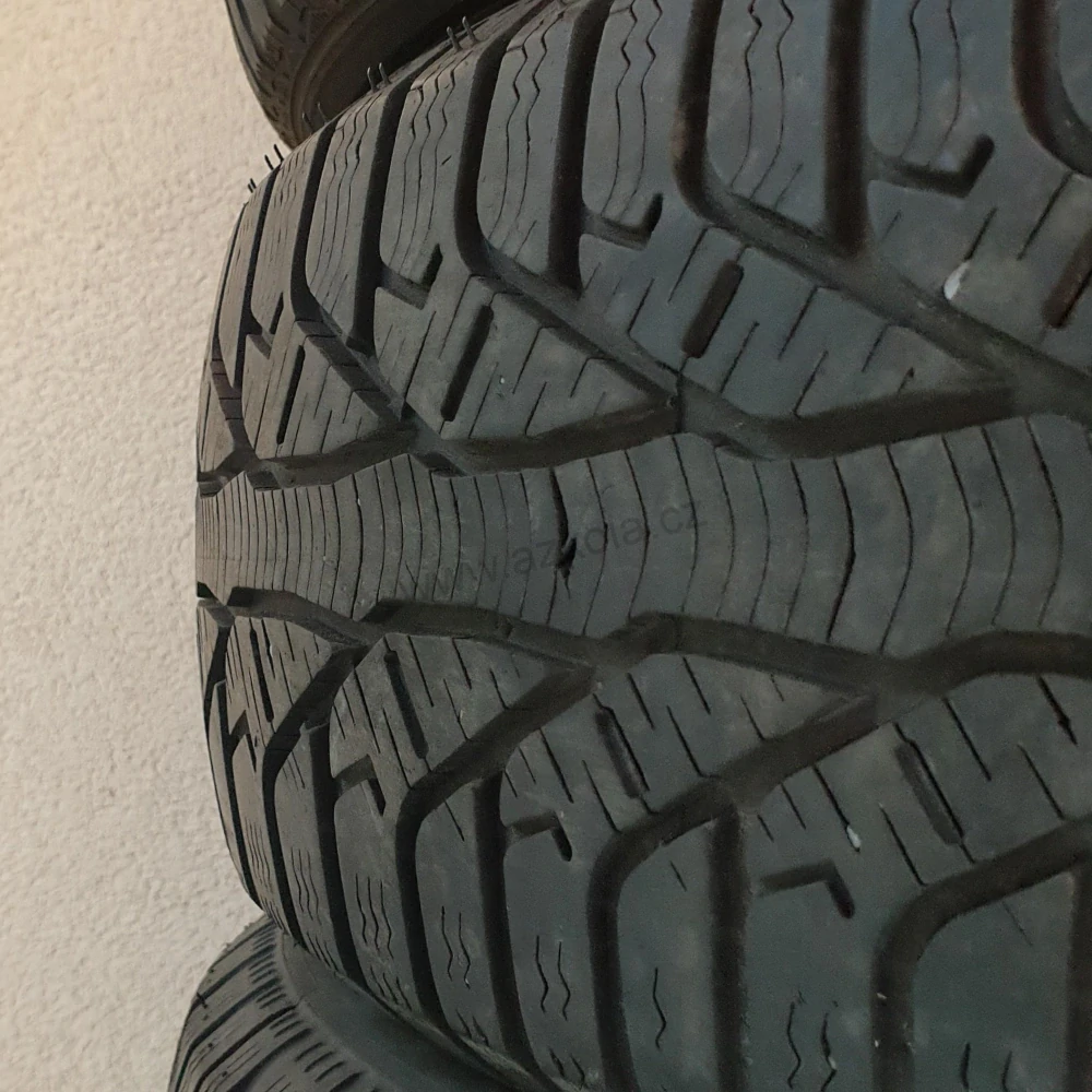 Zimní pneumatiky Hankook + Kleber 185/65 R15 č. AP75