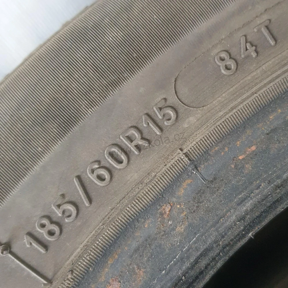 Zimní pneumatiky BFGoodrich 185/60 R15 č. AP169