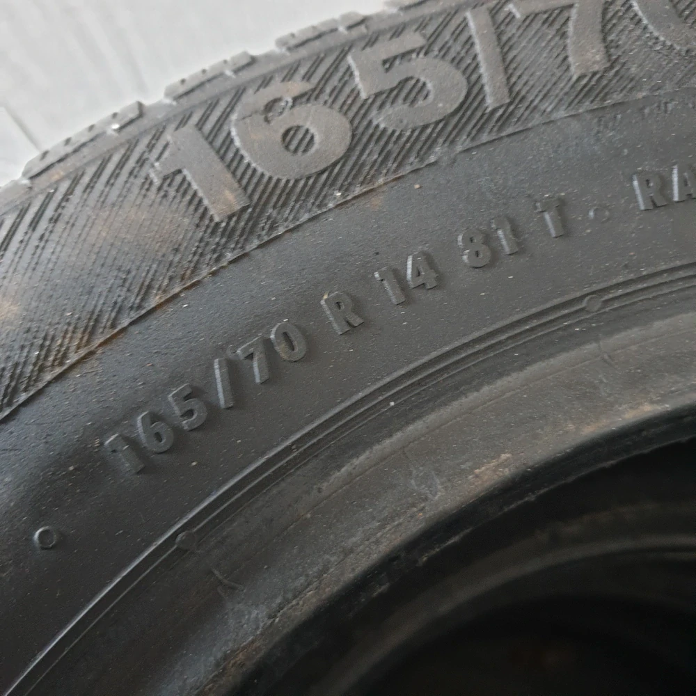 Zimní pneumatiky Barum 165/70 R14 č. AP192