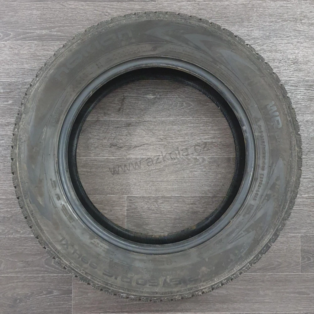 Zimní pneumatiky Nokian 215/60 R16 č. AP320