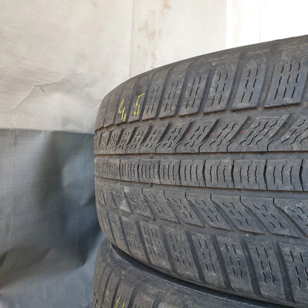 Zimní pneumatiky Continental 215/55 R17 č. AP326