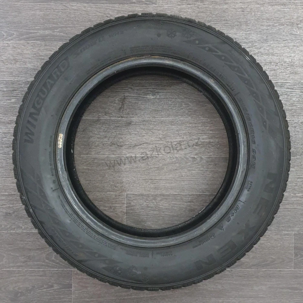 Zimní pneumatiky Nexen 215/60 R16 č. AP342