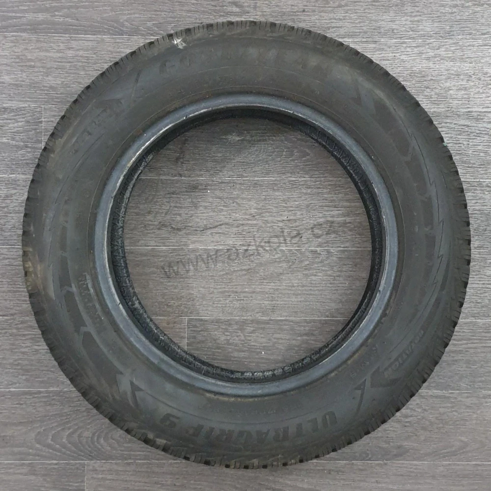 Zimní pneumatiky GoodYear 165/70 R14 č. AP357