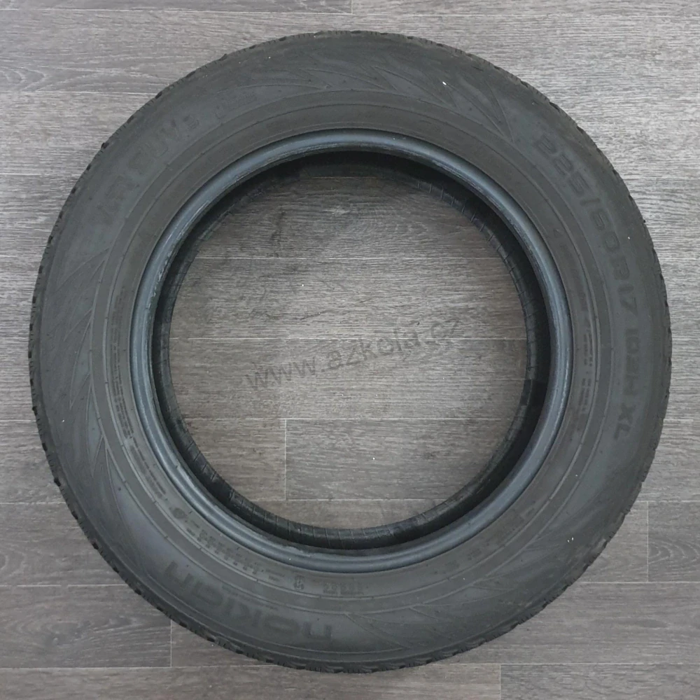 Zimní pneumatiky Nokian 225/60 R17 č. AP362