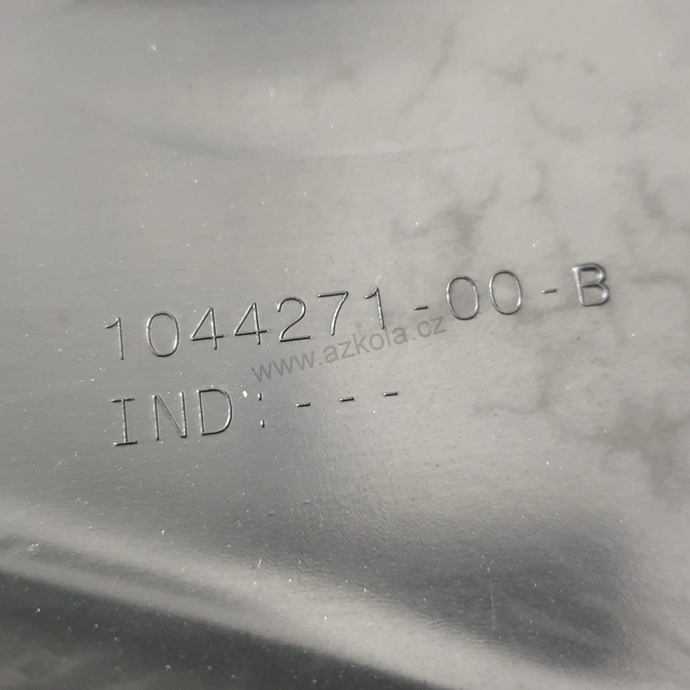 Originální poklice 18" Tesla 3