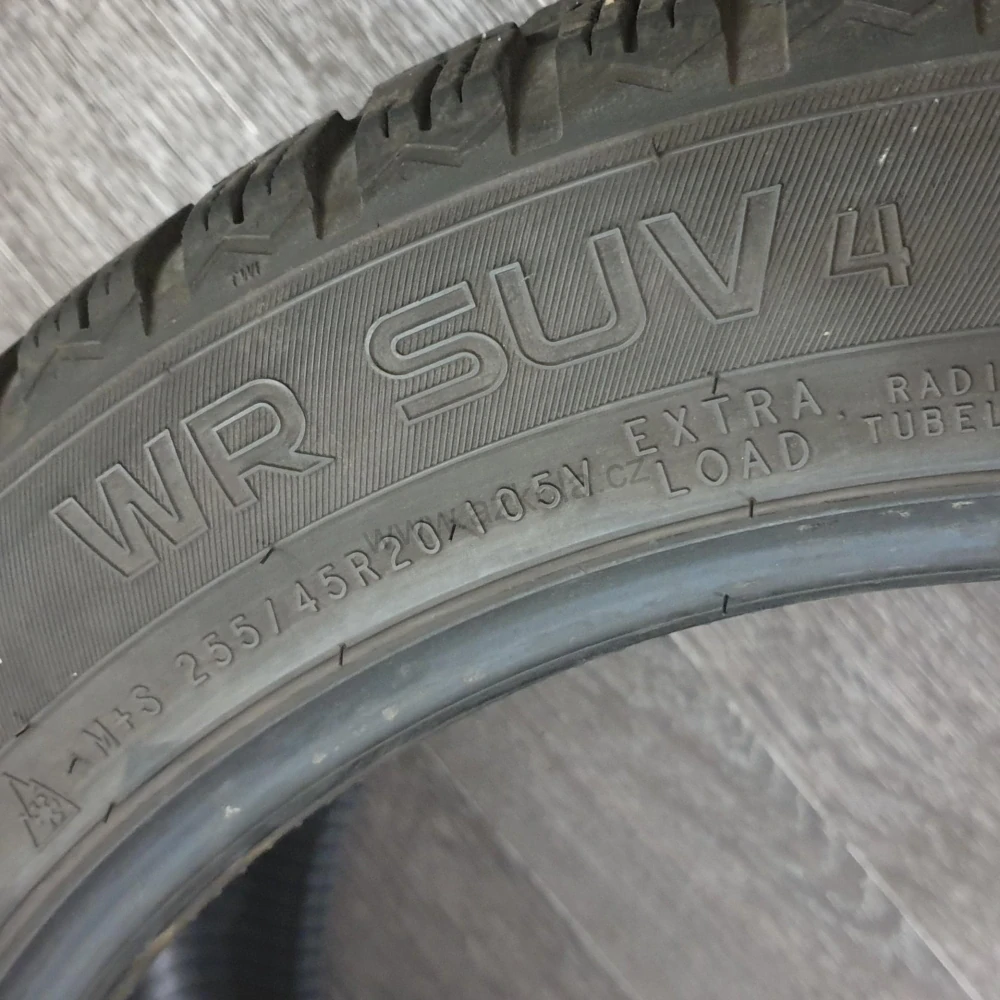 Zimní pneumatiky Nokian 255/45 R20 č. AP455