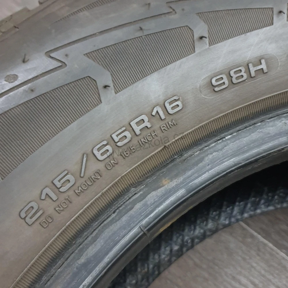 Zimní pneumatiky 215/65 R16 GoodYear č. AP497
