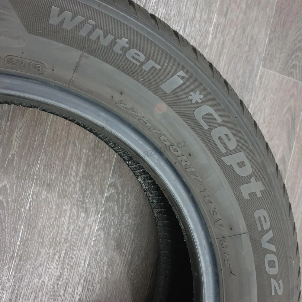Zimní pneumatiky 225/60 R17 Hankook č. AP513