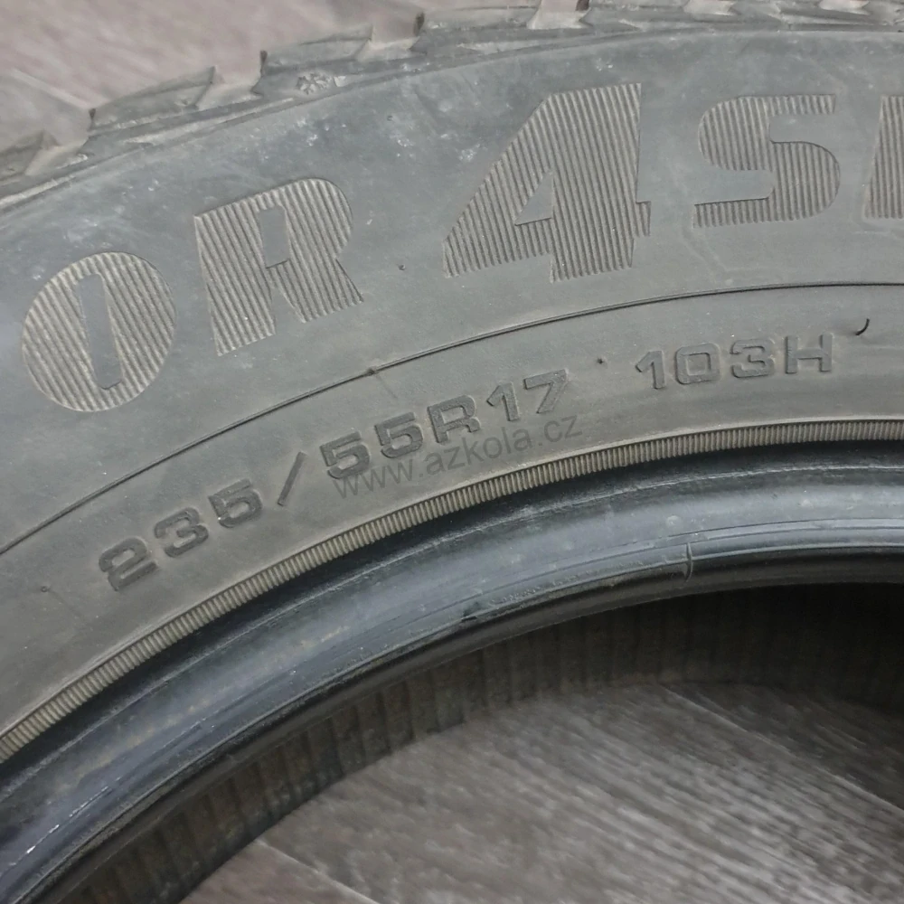 Celoroční pneumatiky 235/55 R17 GoodYear č. AP523