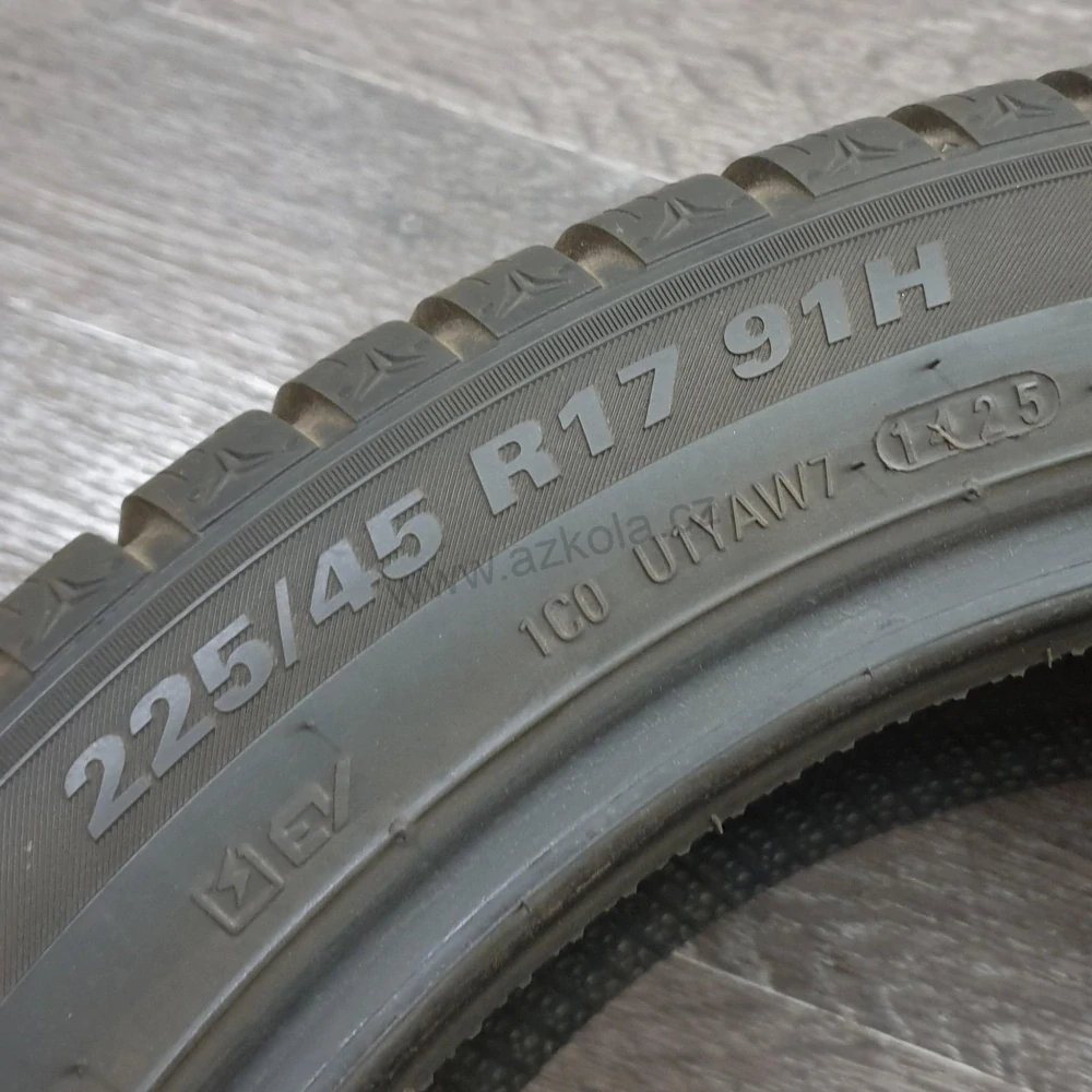 Zimní pneumatiky 225/45 R17 Kumho č. AP539