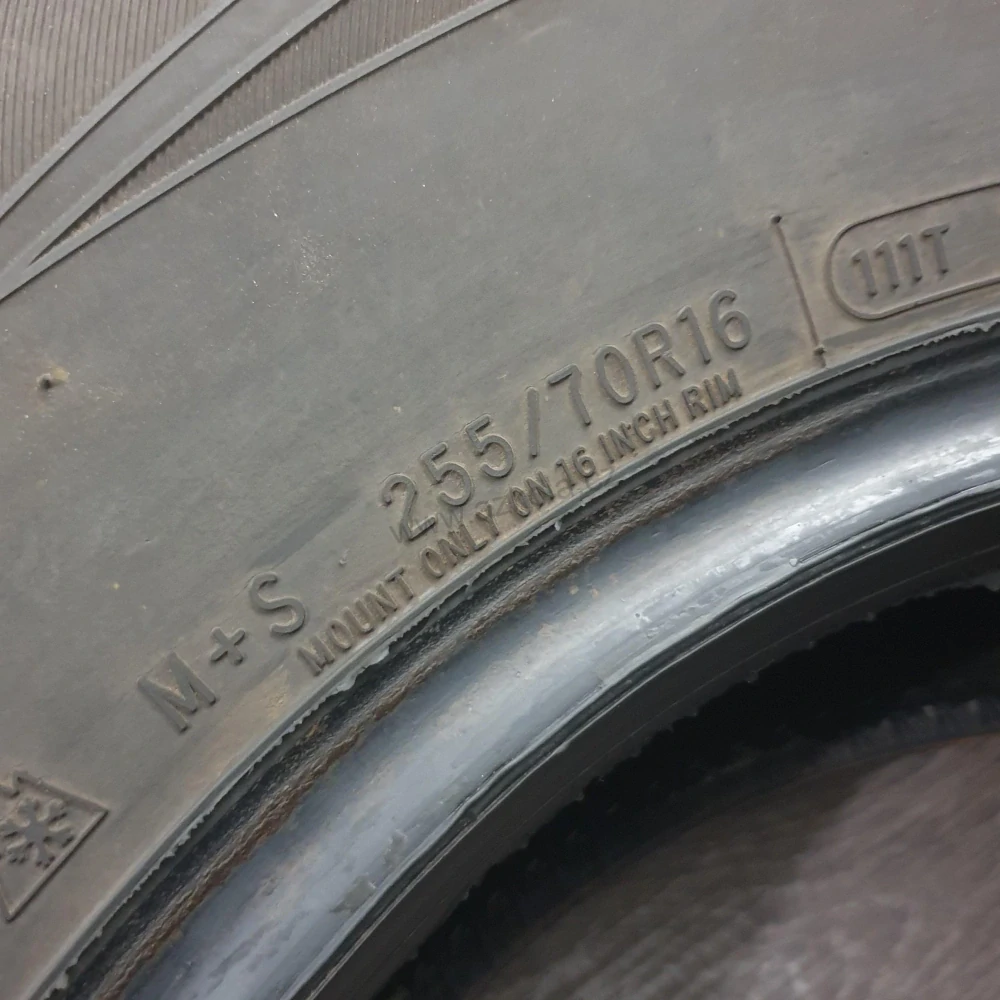 Zimní pneumatiky 255/70 R16 Cooper č. AP582