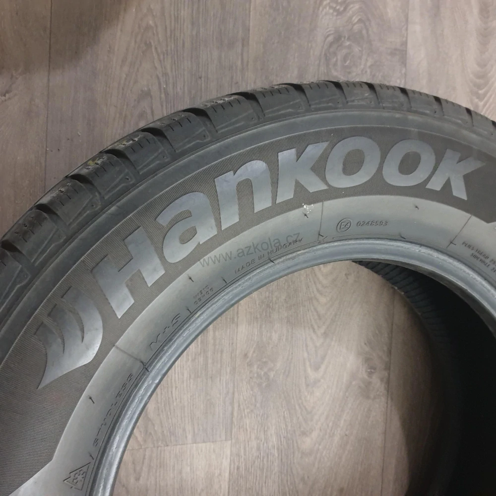 Zimní pneumatiky 215/70 R16 Hankook č. AP602