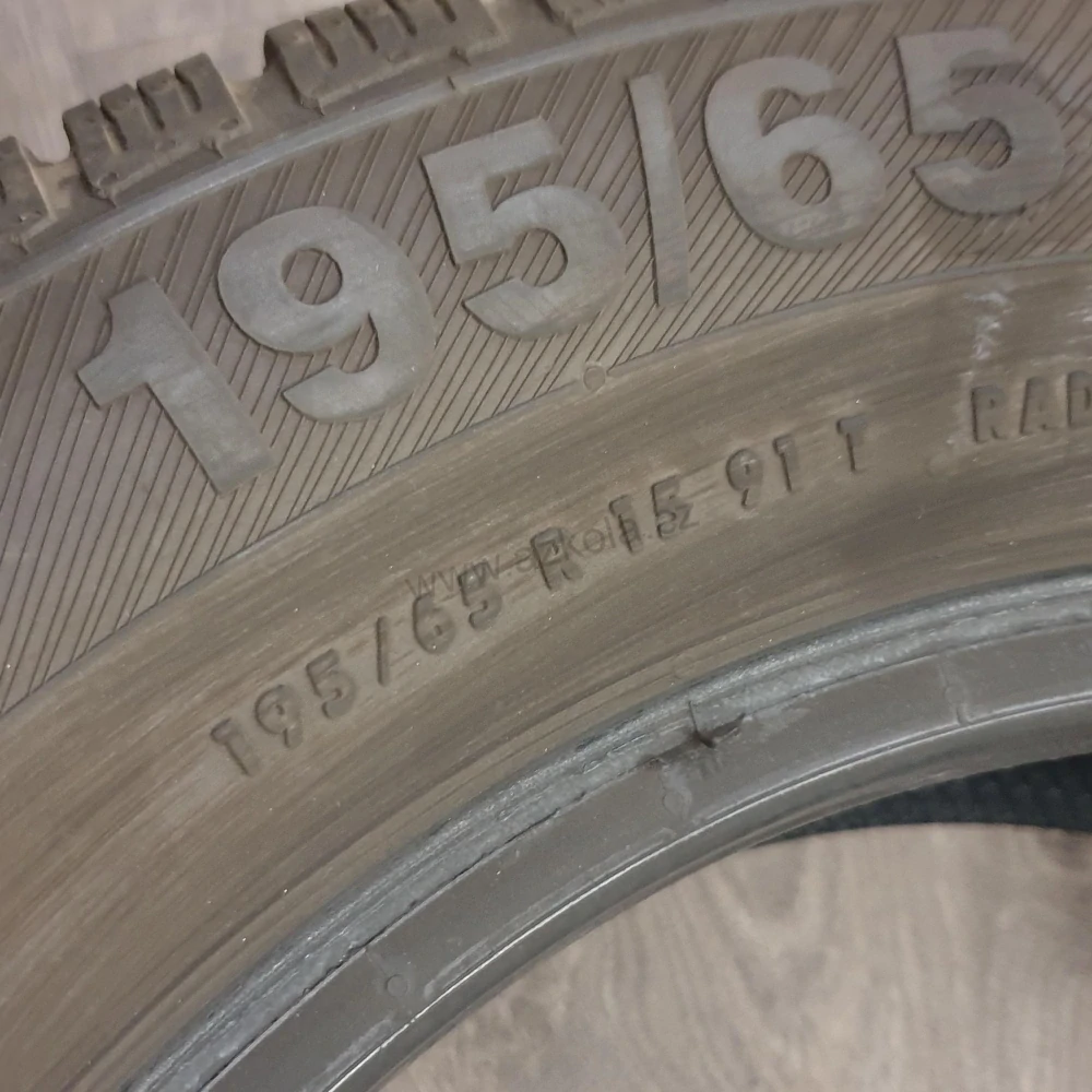 Zimní pneumatiky 195/65 R15 Barum č. AP642
