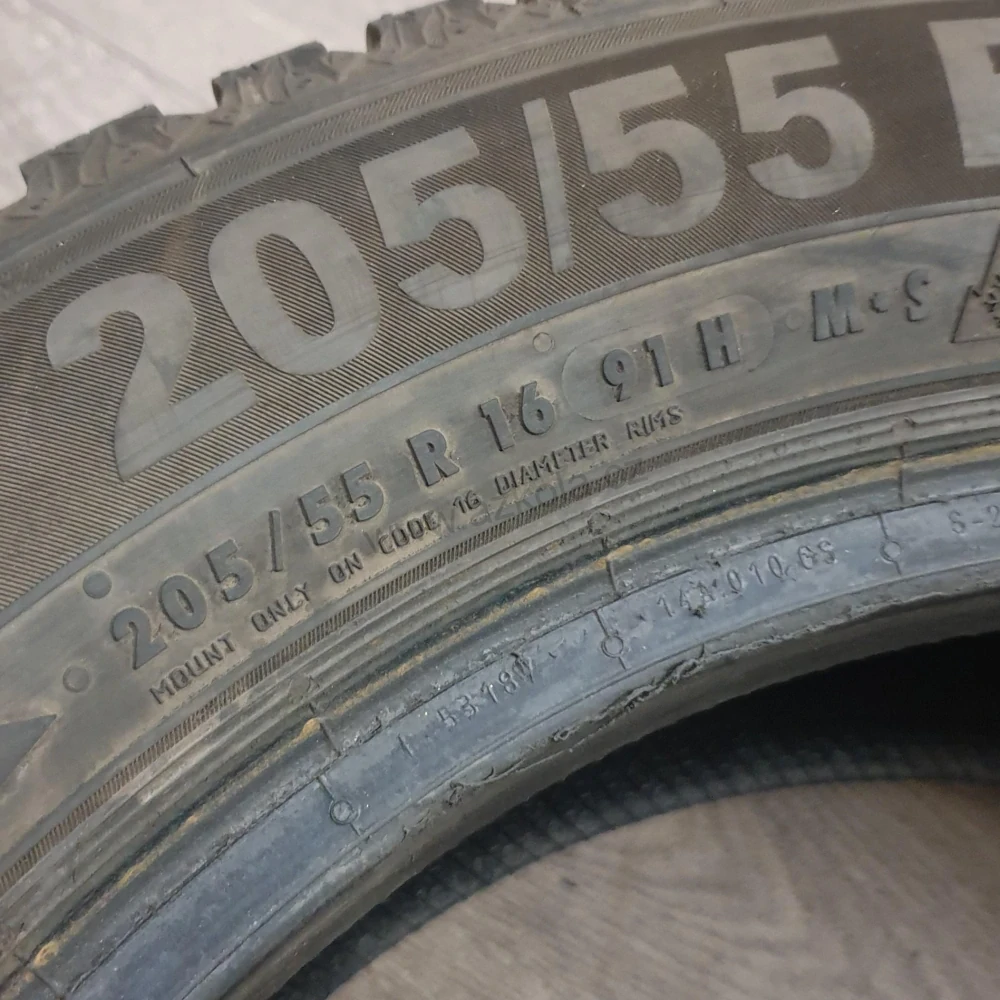 Zimní pneumatiky 205/55 R16 Semperit č. AP645