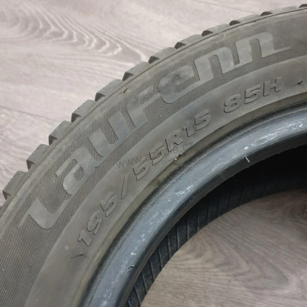 Zimní pneumatiky 195/55 R15 Laufenn č. AP680