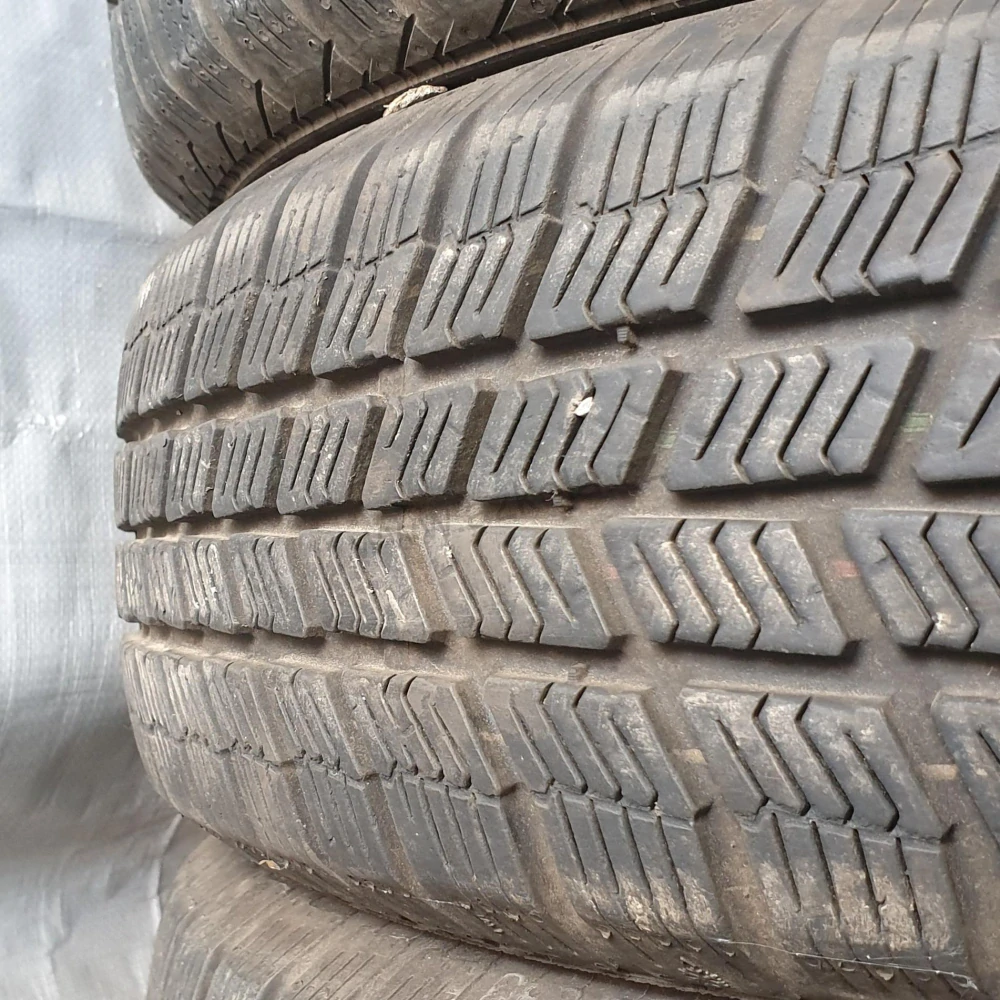 Zimní pneumatiky 165/70 R14 Barum č. AP699
